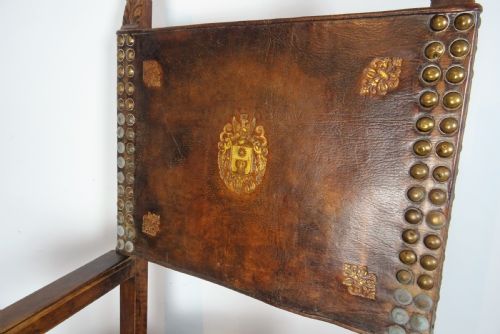 ITALIAN WALNUT AND LEATHER THRONE ARMCHAIR - ADDITIONAL PHOTO 1