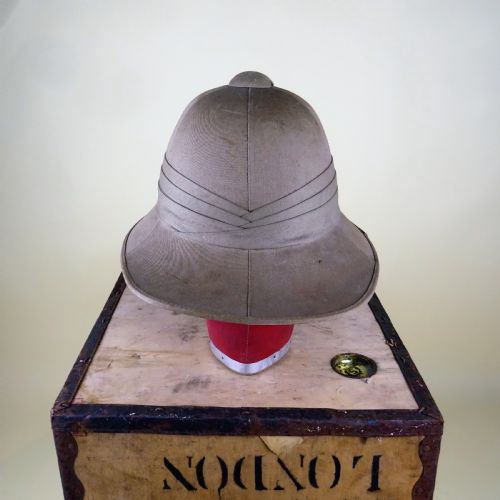 WW2 1942 PITH HELMET IN EXCELLENT CONDITION - ADDITIONAL PHOTO 3
