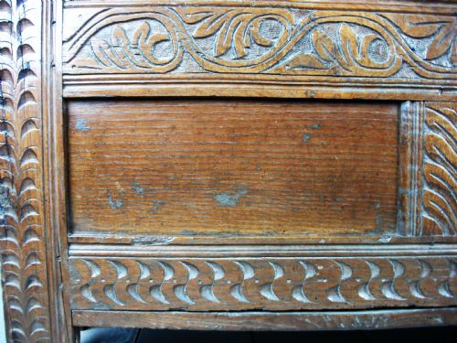 SMALL 17TH CENTURY OAK COFFER - ADDITIONAL PHOTO 1
