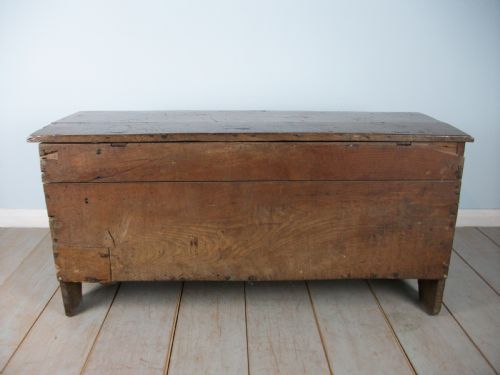SMALL 17TH CENTURY OAK COFFER - ADDITIONAL PHOTO 7
