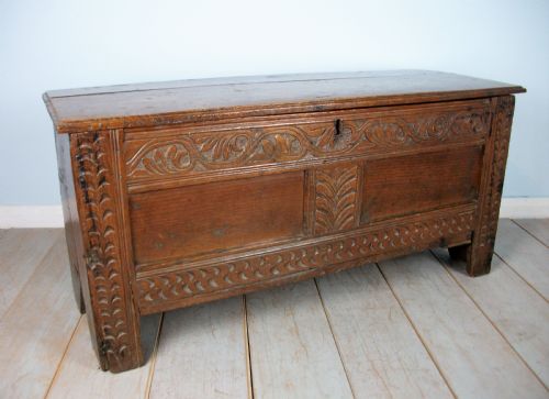 small 17th century oak coffer - CATEGORY: ANTIQUE CHESTS - DATED 17TH CENTURY