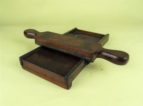 19TH CENTURY CHEMIST'S PILLMAKING MACHINE - ADDITIONAL PHOTO 2