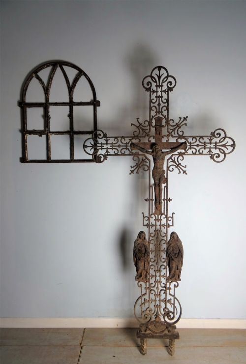 C19TH LARGE ARCHITECTURAL IRON CROSS CRUCIFIX - ADDITIONAL PHOTO 6