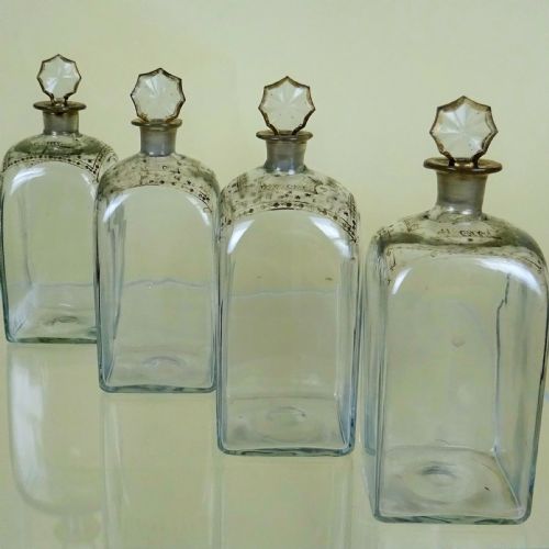 FOUR ANTIQUE GEORGIAN GLASS SPIRIT DECANTERS - ADDITIONAL PHOTO 8