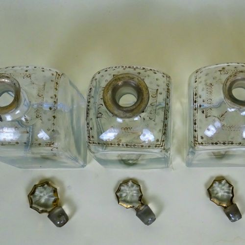 FOUR ANTIQUE GEORGIAN GLASS SPIRIT DECANTERS - ADDITIONAL PHOTO 3