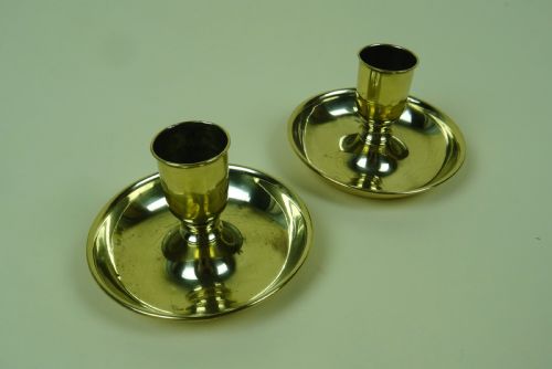 PAIR OF BRASS CAMPAIGN BRIGHTON BUN TRAVELLING CANDLESTICKS - ADDITIONAL PHOTO 2