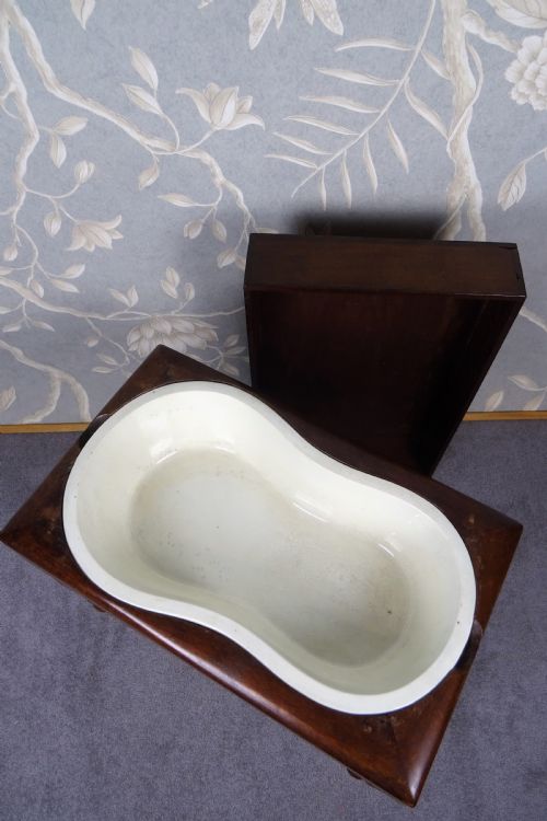 19TH CENTURY MAHOGANY SMALL TABLE WITH BIDET - ADDITIONAL PHOTO 6