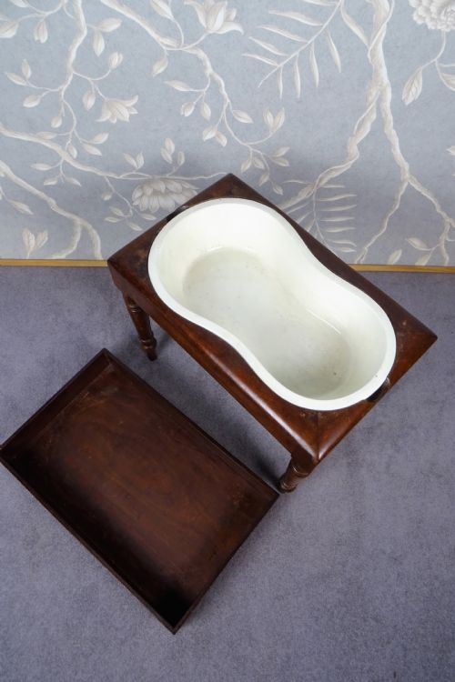 19TH CENTURY MAHOGANY SMALL TABLE WITH BIDET - ADDITIONAL PHOTO 7
