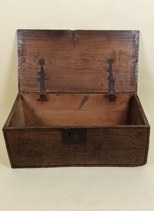 ANTIQUE ELM BIBLE BOX - ADDITIONAL PHOTO 2
