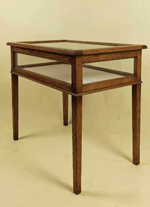 edwardian oak display table - CATEGORY: ANTIQUE TABLES - DATED EDWARDIAN