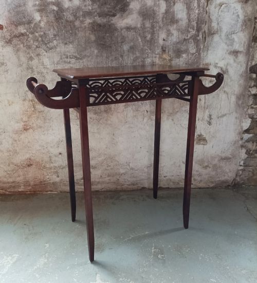 ANTIQUE MAHOGANY SMALL WASH STAND TABLE - ADDITIONAL PHOTO 6