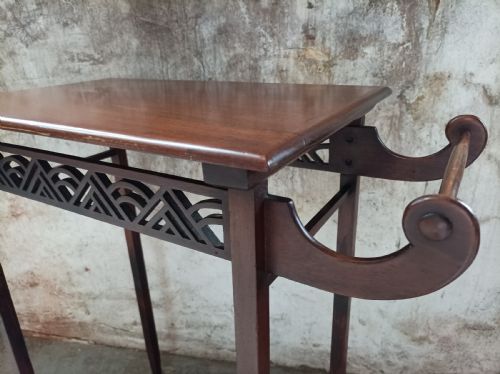 ANTIQUE MAHOGANY SMALL WASH STAND TABLE - ADDITIONAL PHOTO 4