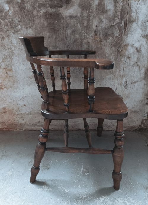 ANTIQUE ENGLISH SMOKERS CAPTAIN'S BOW CHAIR - ADDITIONAL PHOTO 4