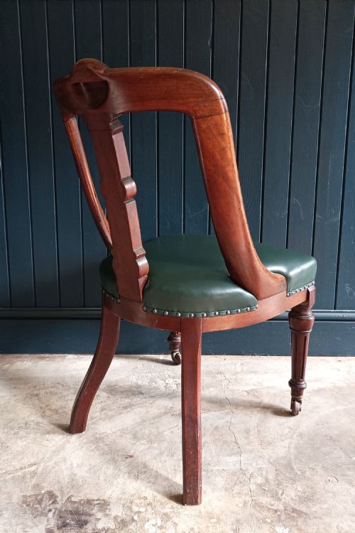 A SUPERB MAHOGANY VICTORIAN LIBRARY DESK CHAIR - ADDITIONAL PHOTO 3