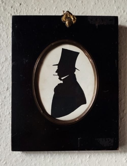 VICTORIAN HAND CUT SILHOUETTE OF A GENTLEMAN - ADDITIONAL PHOTO 2