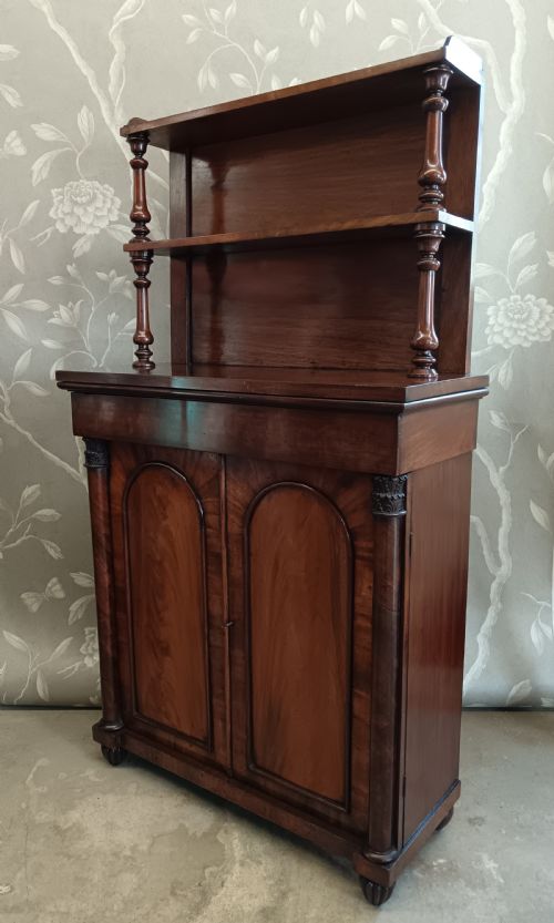 SMALL REGENCY MAHOGANY CHIFFONIER - ADDITIONAL PHOTO 1