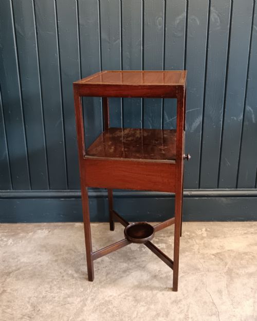 GEORGIAN MAHOGANY BEDSIDE TABLE - ADDITIONAL PHOTO 5