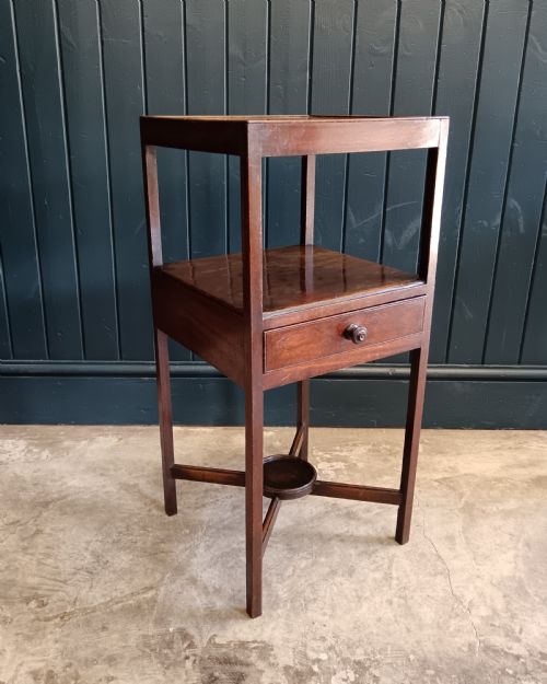 GEORGIAN MAHOGANY BEDSIDE TABLE - ADDITIONAL PHOTO 8