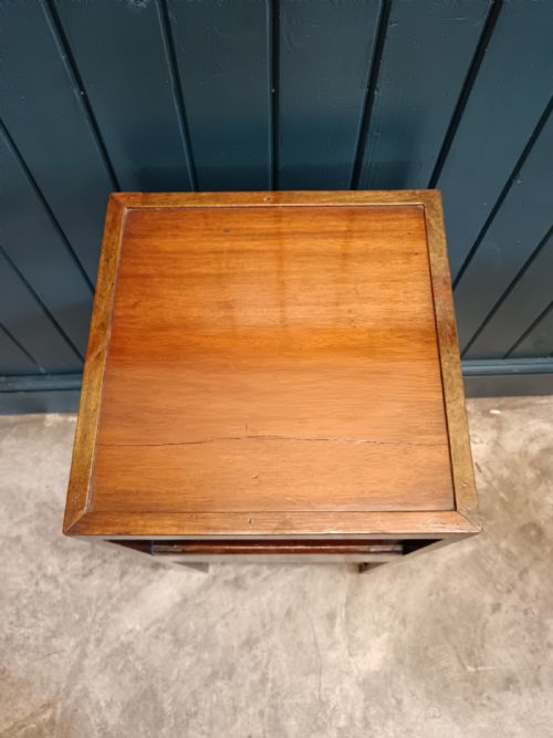 GEORGIAN MAHOGANY BEDSIDE TABLE - ADDITIONAL PHOTO 10