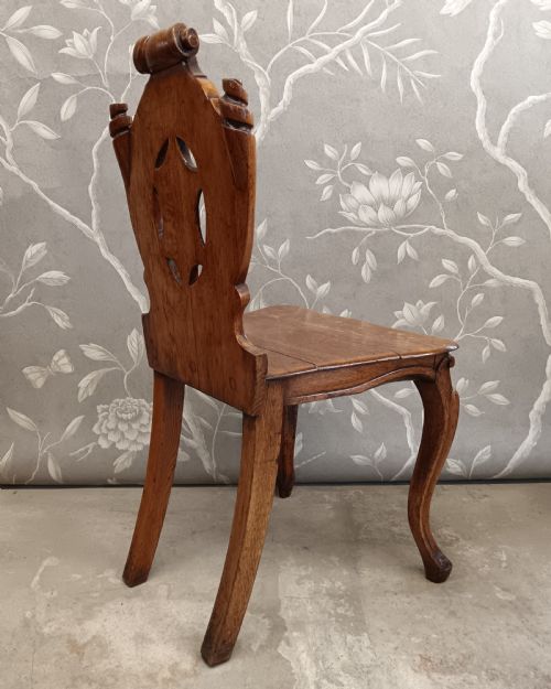 VICTORIAN OAK HALL CHAIR - ADDITIONAL PHOTO 3