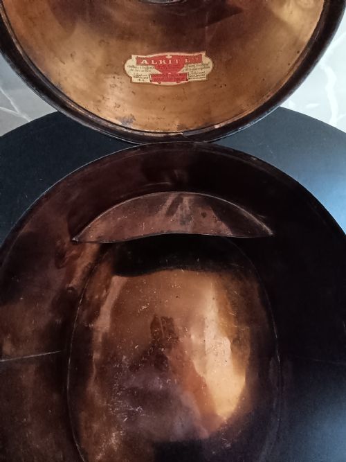 ANTIQUE TOLEWARE TIN MILITARY HAT BOX - ADDITIONAL PHOTO 9