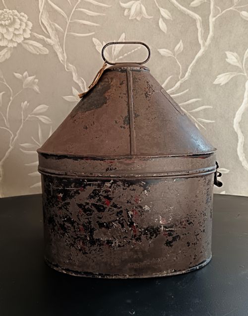 ANTIQUE TOLEWARE TIN MILITARY HAT BOX - ADDITIONAL PHOTO 3