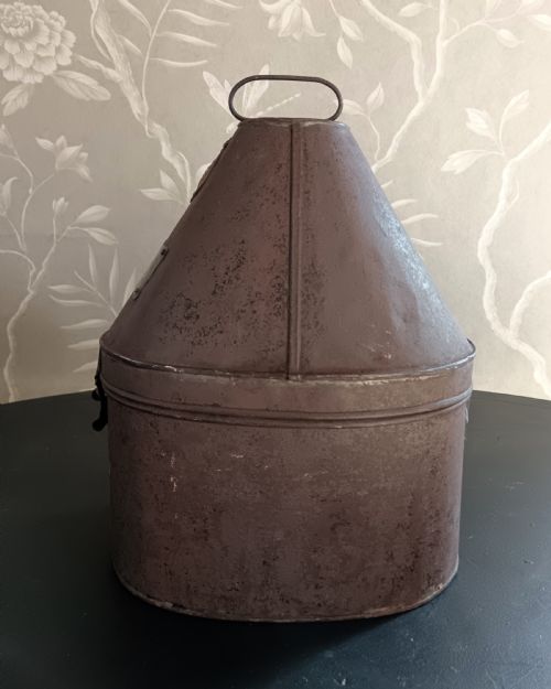ANTIQUE TOLEWARE TIN MILITARY HAT BOX - ADDITIONAL PHOTO 4