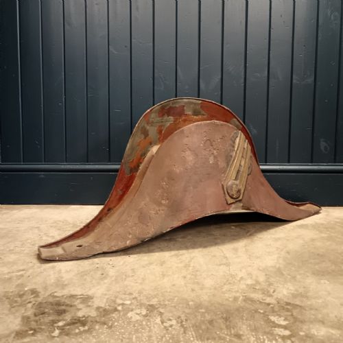 EXTREMELY RARE 19TH CENTURY TOLEWARE BICORN HATMILITARY TRADE SIGN - ADDITIONAL PHOTO 2