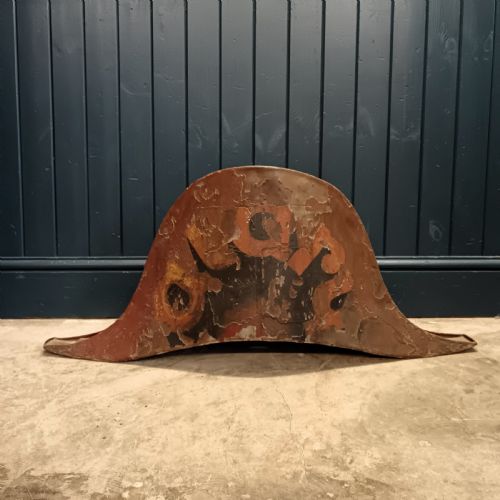 EXTREMELY RARE 19TH CENTURY TOLEWARE BICORN HATMILITARY TRADE SIGN - ADDITIONAL PHOTO 3