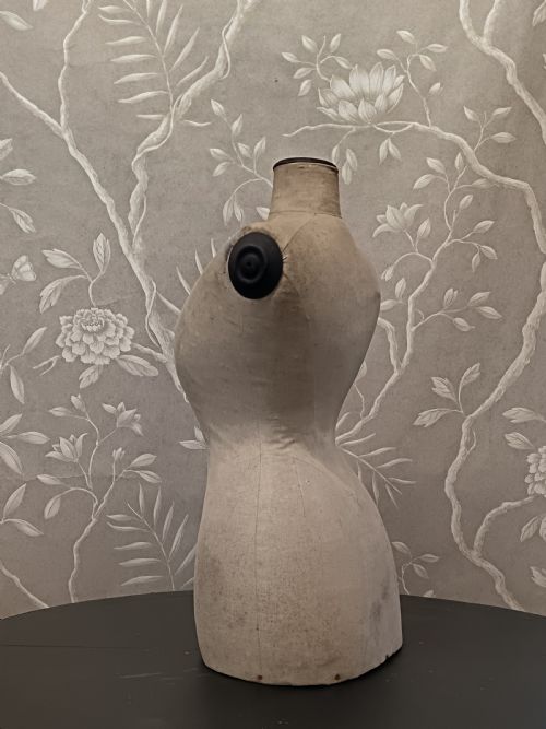 CIRCA 1900 TAYLOR'S DRESSMAKER'S MANNEQUIN BUST - ADDITIONAL PHOTO 3