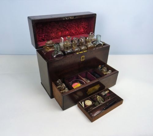 ANTIQUE CAMPAIGN MILITARY APOTHECARY MEDICINE CHEST - ADDITIONAL PHOTO 1