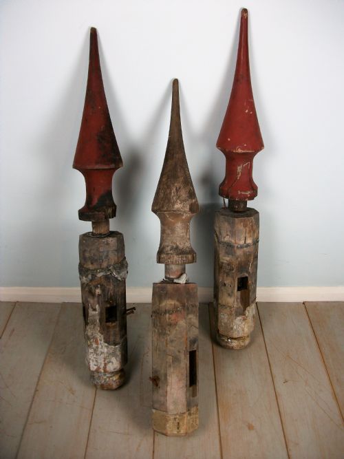 A RARE TRIO OF FRENCH CHTEAU SPIRE FINIALS LATE 18TH CENTURY - ADDITIONAL PHOTO 1