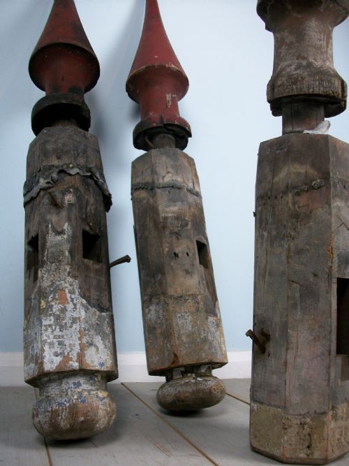 A RARE TRIO OF FRENCH CHTEAU SPIRE FINIALS LATE 18TH CENTURY - ADDITIONAL PHOTO 6