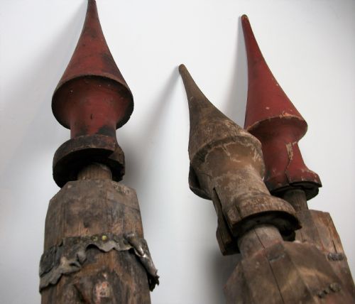 A RARE TRIO OF FRENCH CHTEAU SPIRE FINIALS LATE 18TH CENTURY - ADDITIONAL PHOTO 7