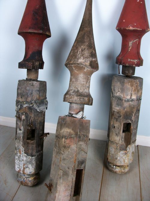 A RARE TRIO OF FRENCH CHTEAU SPIRE FINIALS LATE 18TH CENTURY - ADDITIONAL PHOTO 8