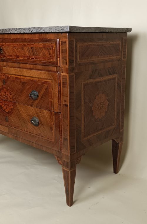 ITALIAN NEOCLASSICAL MARQUETRY CHEST OF DRAWERS LOMBARDY LATE 18TH EARLY 19TH CENTURY - ADDITIONAL PHOTO 4