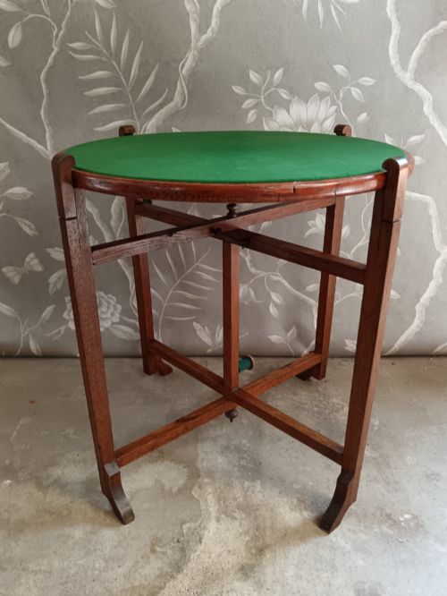 ANTIQUE OAK REVERTABLE FOLDING CARD COFFEE TABLE - ADDITIONAL PHOTO 5