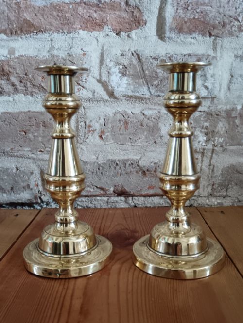 PAIR OF LATE GEORGIAN REGENCY BRASS EJECTOR CANDLESTICKS - ADDITIONAL PHOTO 3