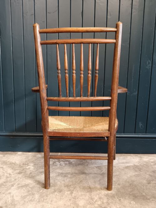 LATE 19TH CENTURY ARTS CRAFTS 'SUSSEX' FIRESIDE ARMCHAIR WITH SPINDLE BACK RUSH SEAT - ADDITIONAL PHOTO 5