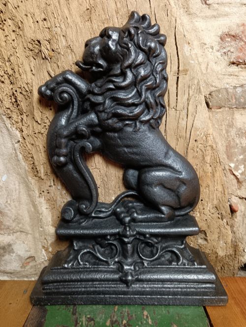 ANTIQUE VICTORIAN CAST IRON LION RAMPANT DOORSTOP C1880