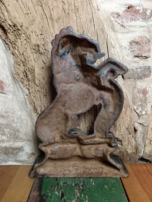 ANTIQUE VICTORIAN CAST IRON LION RAMPANT DOORSTOP C1880 - ADDITIONAL PHOTO 1