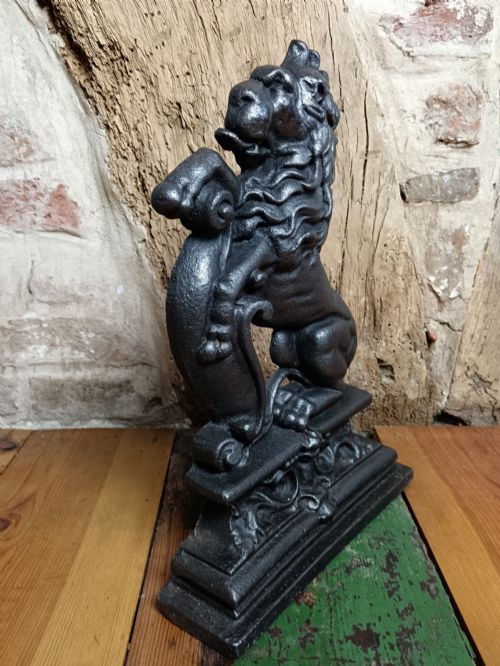ANTIQUE VICTORIAN CAST IRON LION RAMPANT DOORSTOP C1880 - ADDITIONAL PHOTO 2