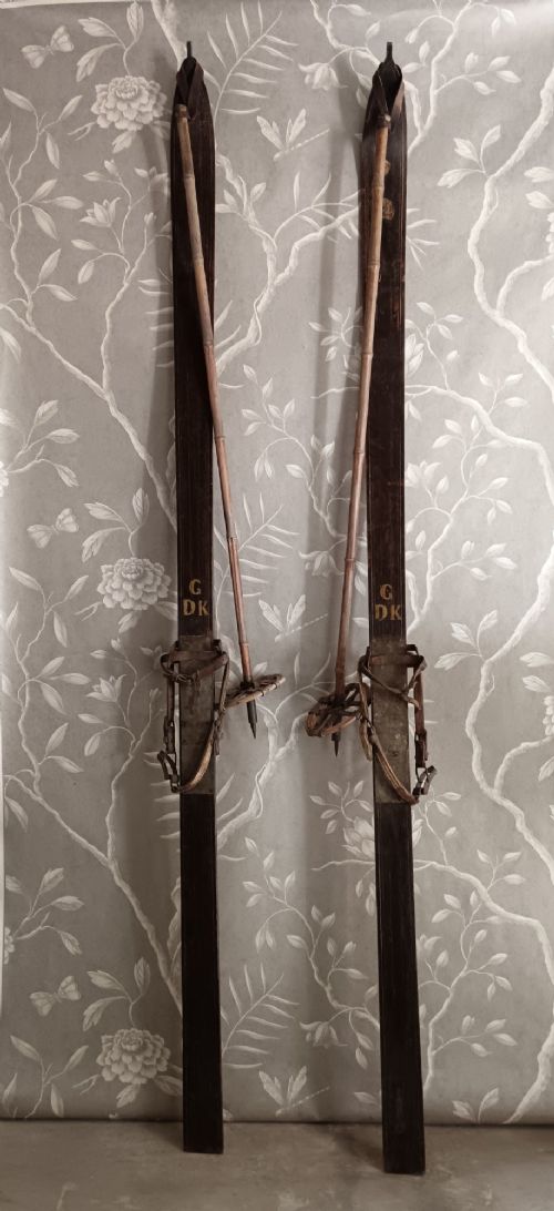 RARE 7'8 TURNOFTHECENTURY NORWEGIAN WOODEN SKIS BAMBOO POLES BY LH HAGEN CO CHRISTIANIA CIRCA 19001920 - ADDITIONAL PHOTO 3
