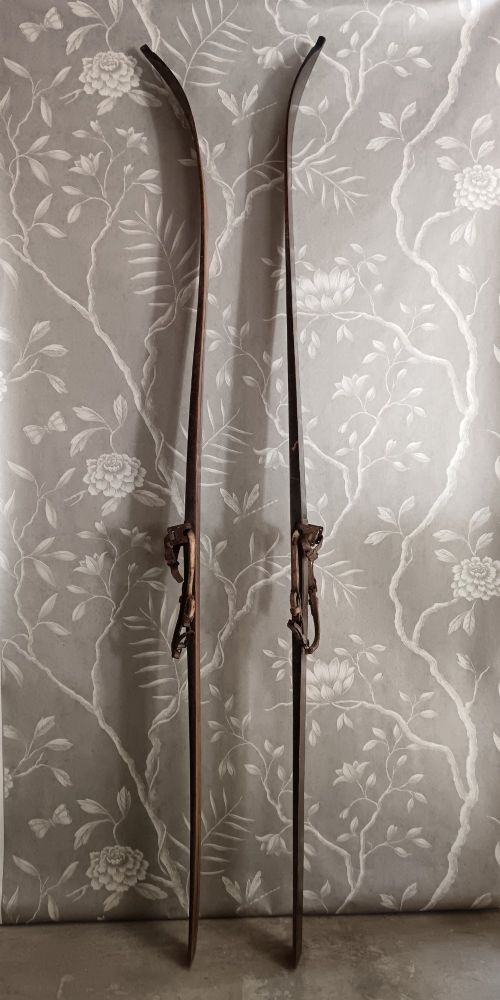 RARE 7'8 TURNOFTHECENTURY NORWEGIAN WOODEN SKIS BAMBOO POLES BY LH HAGEN CO CHRISTIANIA CIRCA 19001920 - ADDITIONAL PHOTO 5