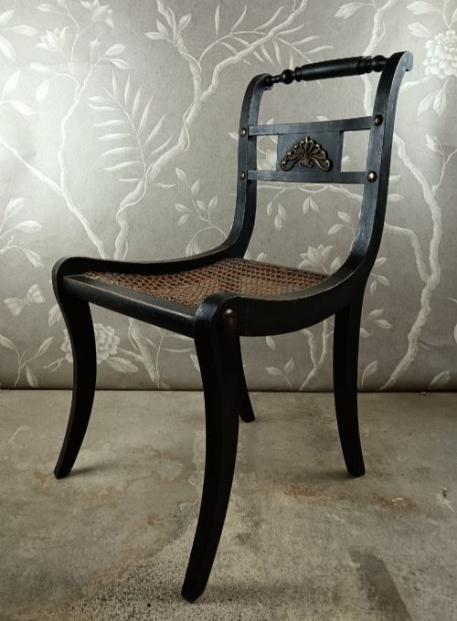 FINE REGENCY EBONISED TRAFALGAR SABRE LEG SIDE CHAIR WITH ORIGINAL CANE SEAT C1815