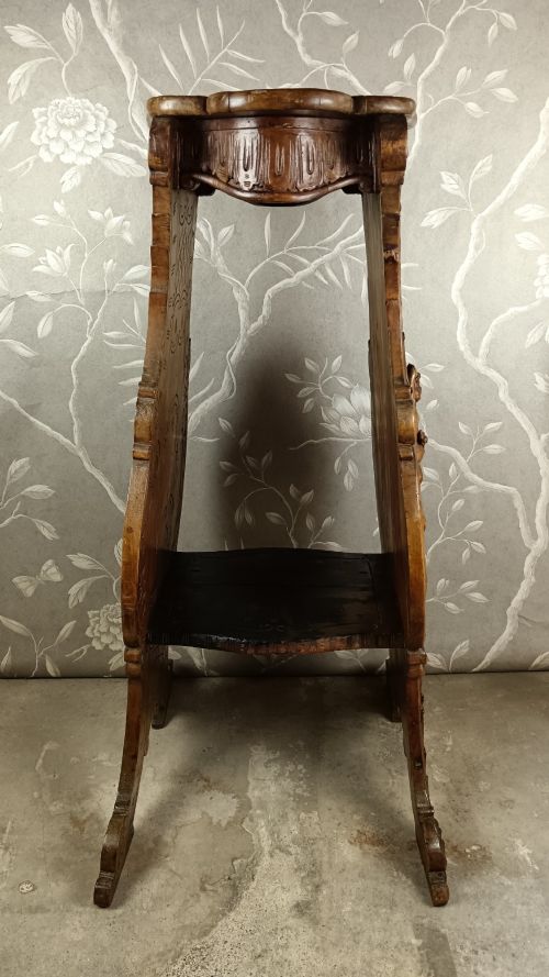 AN EXCEPTIONAL 19TH CENTURY ITALIAN CARVED WALNUT PEDESTAL STAND - ADDITIONAL PHOTO 9