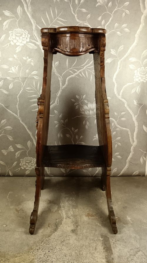 AN EXCEPTIONAL 19TH CENTURY ITALIAN CARVED WALNUT PEDESTAL STAND - ADDITIONAL PHOTO 10