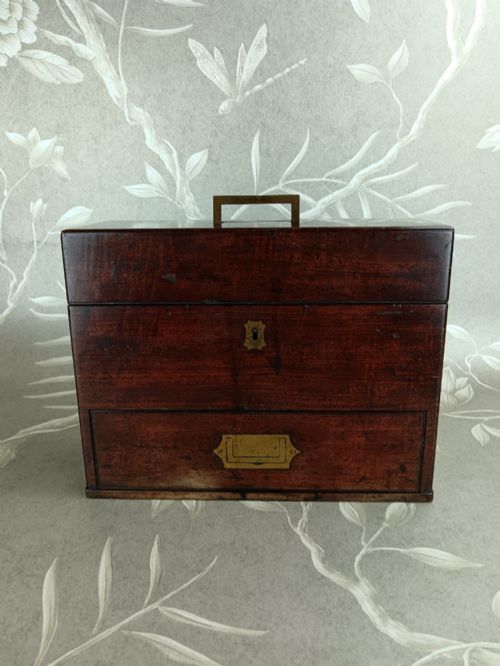 FINE GEORGIAN MAHOGANY CAMPAIGN TRAVELLING APOTHECARY CHEST - ADDITIONAL PHOTO 6