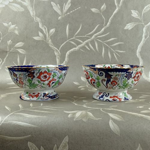 Large Original Pair of 19th Century Minton "Amherst Japan" Ironstone Pedestal Bowls