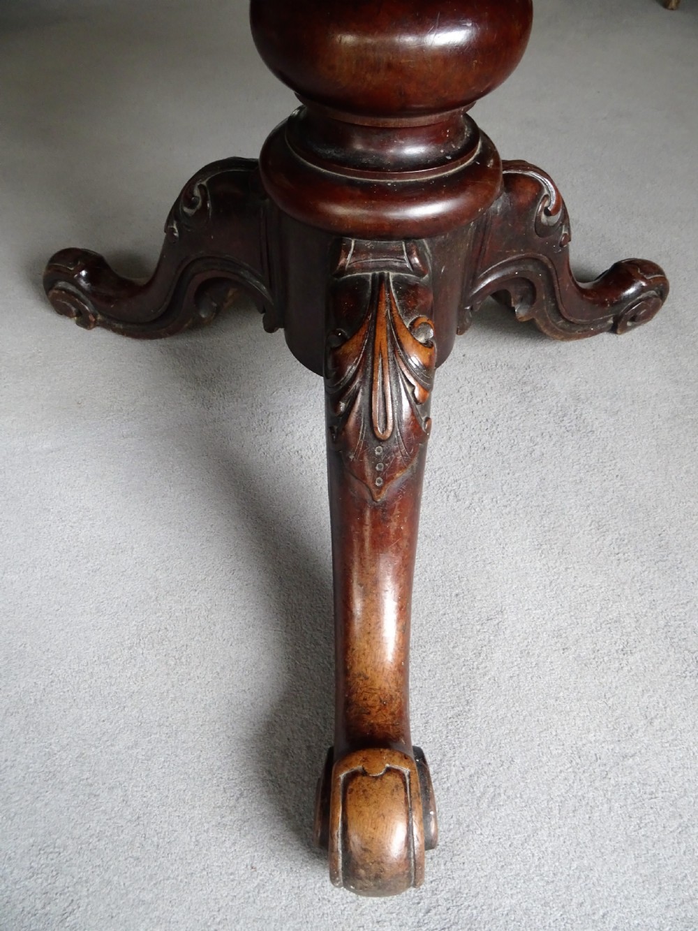 19th C Walnut Oval Dining Table View VIII